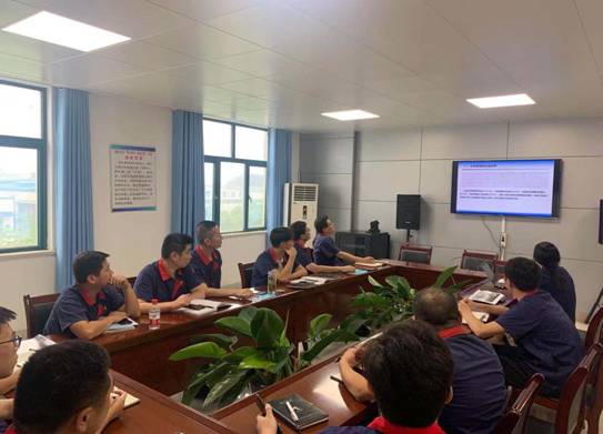 建材公司召開年中工作會議